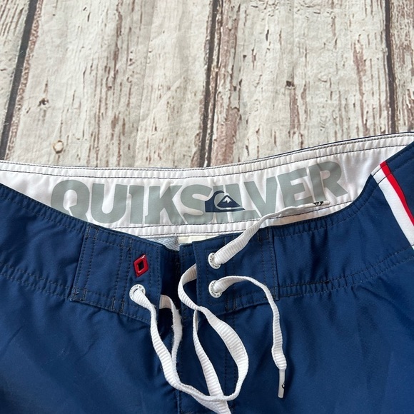 Quicksilver Mens NFL New England Patriots Swim Trunks Board Shorts Bathing Suit - Picture 9 of 10